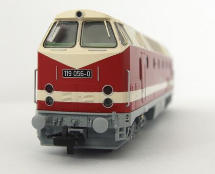 Diesellok BR 119 DR IV, Spitzenlicht oben