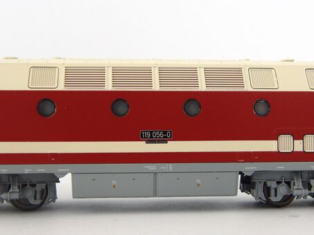 Diesellok BR 119 DR IV, Spitzenlicht oben