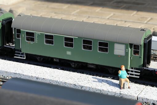 DB Rebuilt 1st/2nd Class 3 Wheeled Coach IV