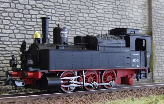 Dampflok BR 89.2 / sächsische VT DR III