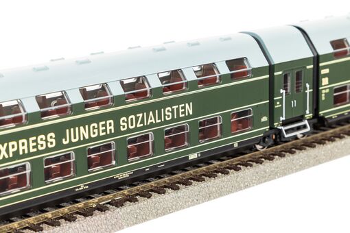 GER: Doppelstock-Gliederzug DGBe12 Express Junger Sozialisten DR III