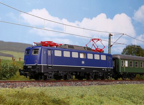 E-Lok BR 110 DB IV mit verschiedenen Stirnfronten