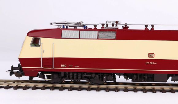~120 005-4 DB Vorserie IV + PluX22 Dec.