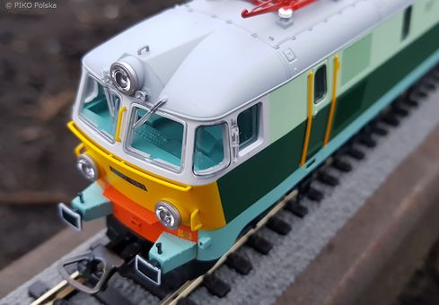 ET22-1083 PKP V + DSS PluX22