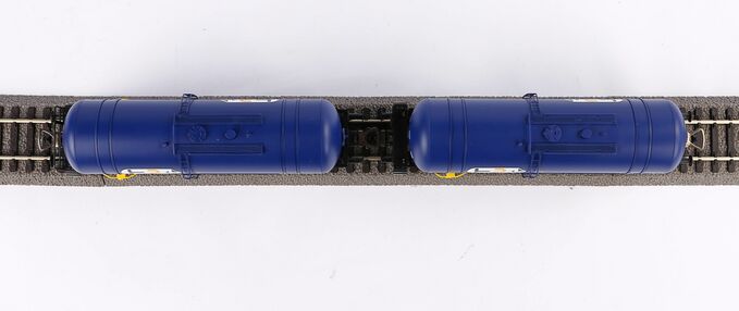 2 pc. 406Ra Zaes Tank car set Tankpol Logistics PKP V