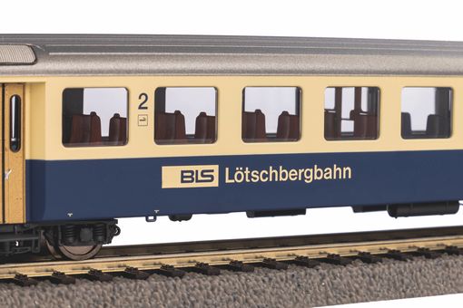 EW I-Wagen 2. Klasse Wortschrift BLS IV