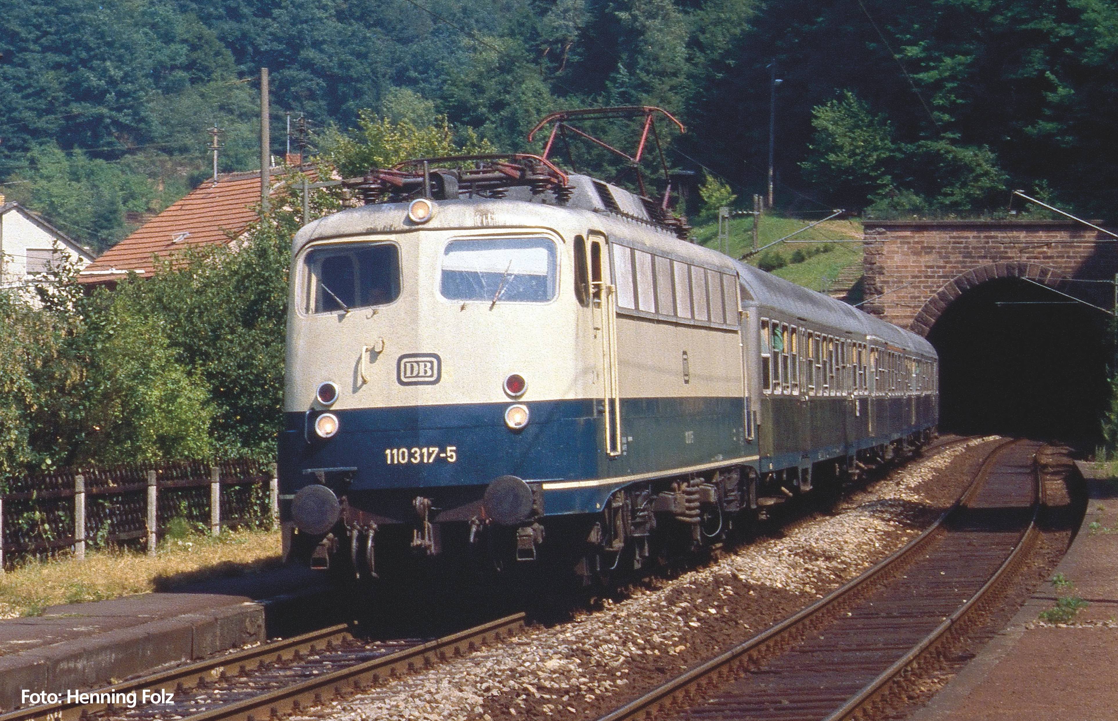 GER: E-Lok BR 110 DB IV Buy modeltrains | PIKO Webshop