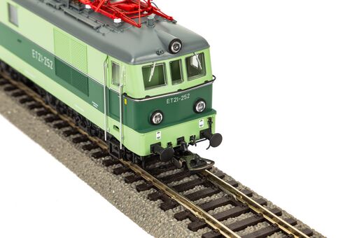 GER: E-Lok ET21 PKP III + DSS PluX22