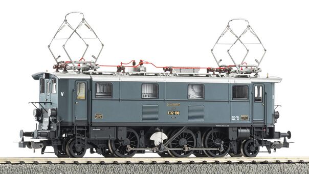 GER: E-Lok BR E32 DRG II + DSS PluX22