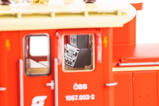 GER: E-Lok Rh 1067 orange &Ouml;BB IV + DSS PluX22