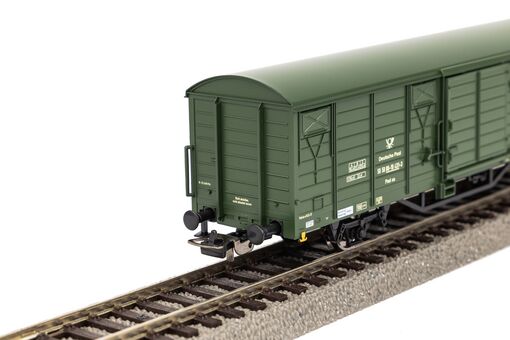 Gedeckter Güterwagen Post aa DR IV