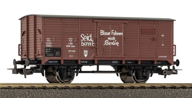 GER:Gedeckter G&uuml;terwagen G02 FDJ DR III
