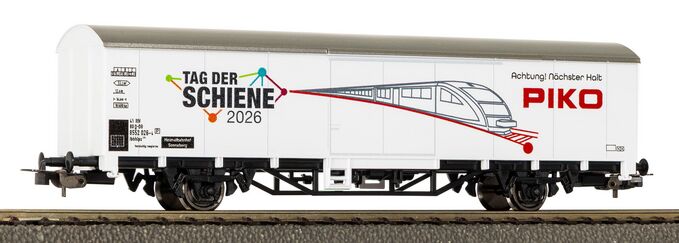 Gedeckter G&uuml;terwagen PIKO "Tag der Schiene 2026"