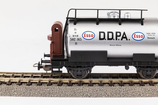 Esso Tank w/Brk Pltf DSB III