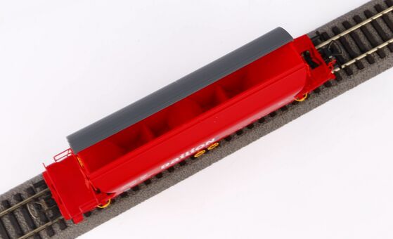 Tanoos Covered Hopper car Railion V