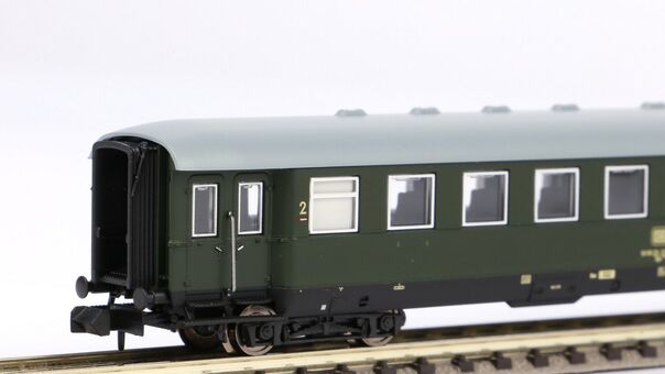 N Schürzeneilzugwagen 2. Klasse DB IV