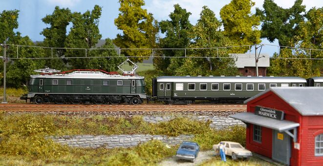 N 2er Set Schürzeneilzugwagen ÖBB III