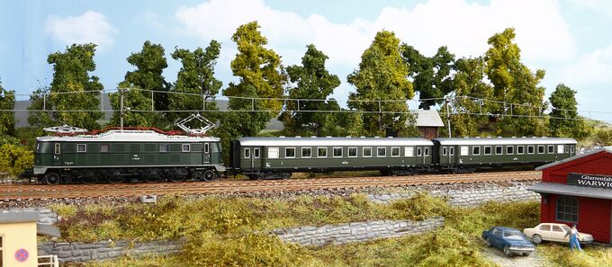 N 2er Set Schürzeneilzugwagen ÖBB III