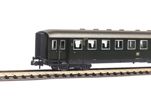 N Schürzeneilzugwagen 2. Klasse DB III