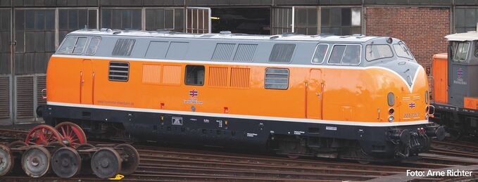 GER: N Diesellokomotive BR 221 BEG VI