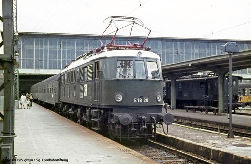 GER: N E-Lok E18 DB III