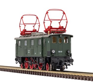 N E-Lok BR E 32 DB III