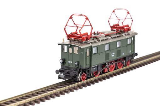 N E-Lok BR E 32 DB III