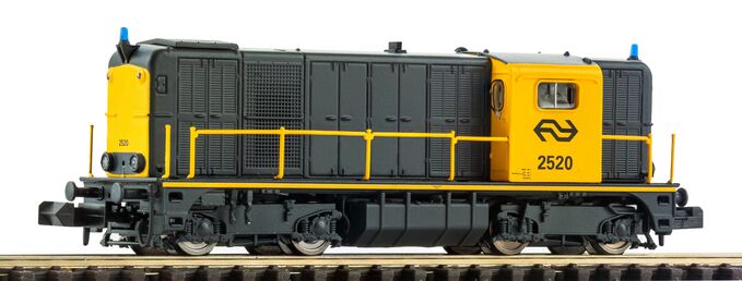 GER: N-Diesellok 2400 grau-gelb, Rundumleuchte IV + DSS Next18