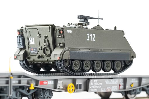 Panzertransportwagen Slmmnps mit M113 Sch&uuml;tzenpanzer SBB-CFF V
