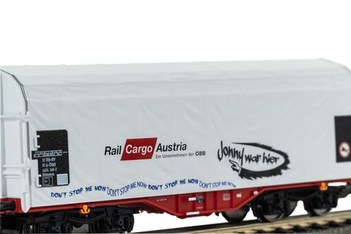 Schiebeplanenwagen Rail Cargo Austria VI mit Graffiti