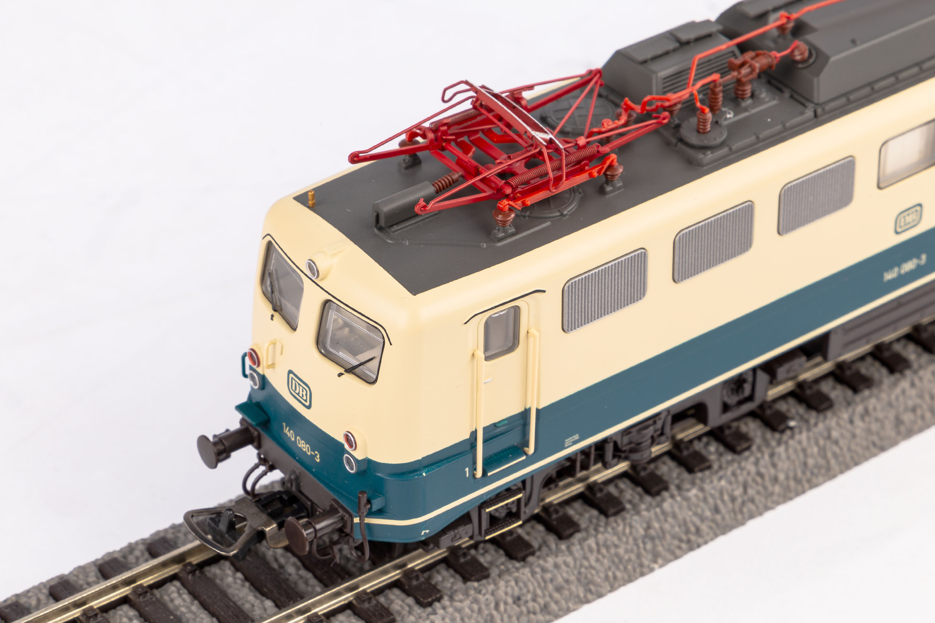 BR 140 Electric loco DB beige/blue IV Sound Buy modeltrains | PIKO Webshop