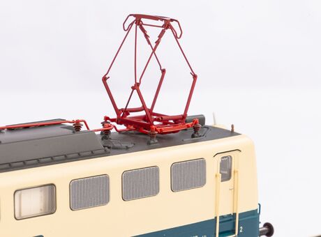 BR 140 Electric loco DB beige/blue IV Sound