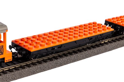 Start-Set mit Bettung Güterzug mit Klemmbaustein-Wagen R/C