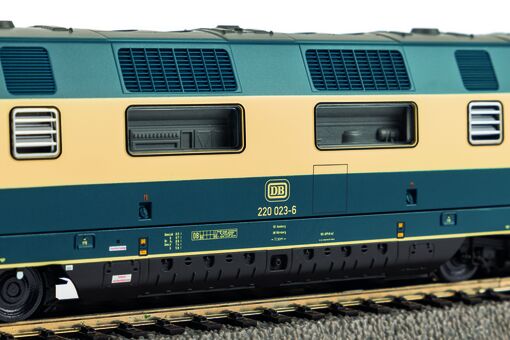 Sound-Diesellok BR 220 DB IV, inkl. PIKO Sound-Decoder