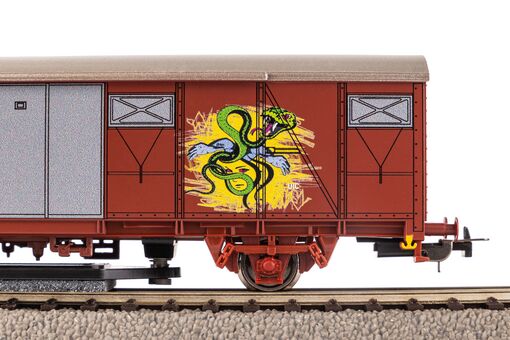 Schienenreinigungswagen FS V mit Graffiti