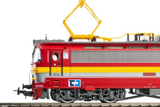 GER: ~E-Lok/Sound Rh 240 CD Cargo VI + PluX22 Dec. 