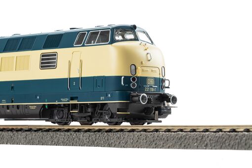 GER: ~Diesellok/Sound BR 221 blau/ beige DB IV + PluX22 Dec.