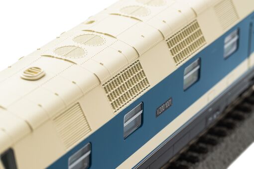 GER: ~Diesellok/Sound BR V200 1001 DR III, Messe Leipzig + PluX22 Dec.