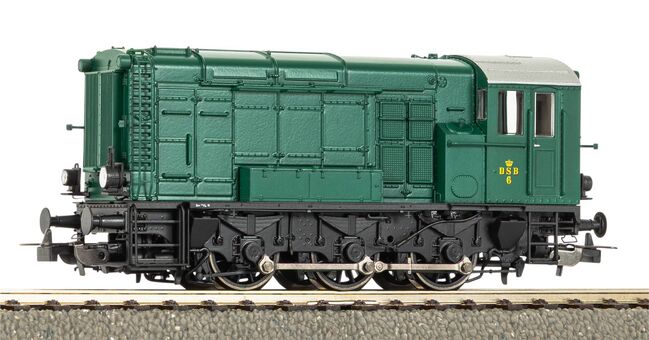 GER: Diesellok/Sound Rangiertraktor Rh 600 DSB III + PluX22 Dec.