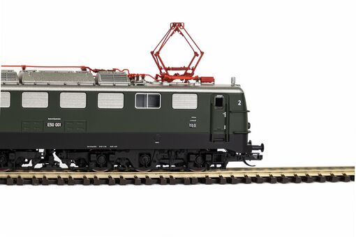 TT E-Lok BR 150 DB III