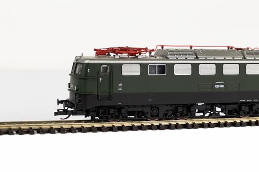 TT E-Lok BR 150 DB III