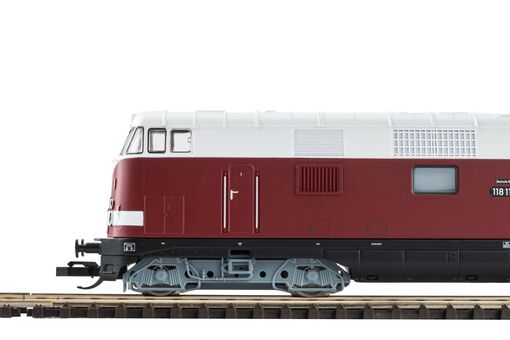 GER: TT-Diesellok BR 118 Sparlack DR IV + DSS PluX16