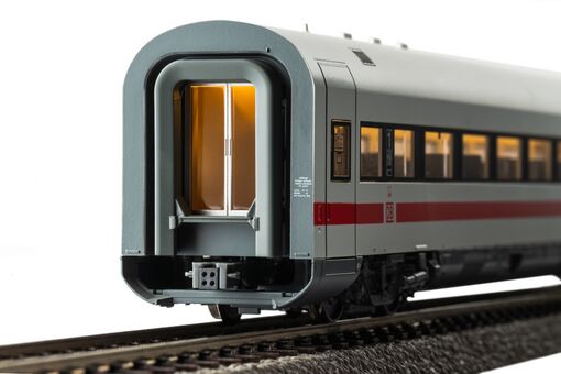 GER: Zugset Metropolitan BR 101 + 2 Personenwg. + Steuerwg. DB AG VI 