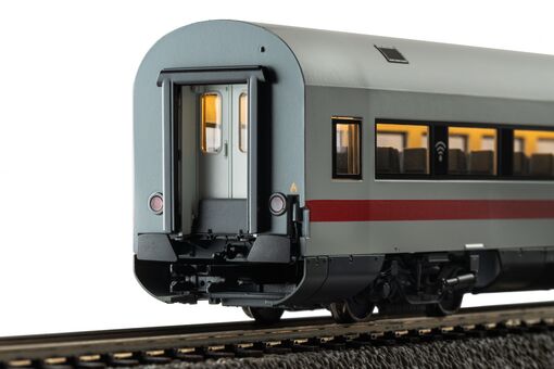 GER: Zugset Metropolitan BR 101 + 2 Personenwg. + Steuerwg. DB AG VI 